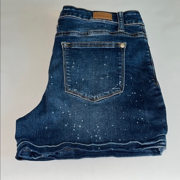 Judy Blue Cuffed High Rise Shorts Size L - Picture 3 of 16